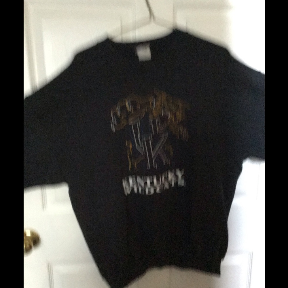 Black 2x Kentucky Wildcats sweatshirt woman’s